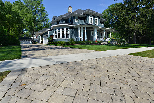 Best Driveway Paving Contractor  in Lake Jackson, TX